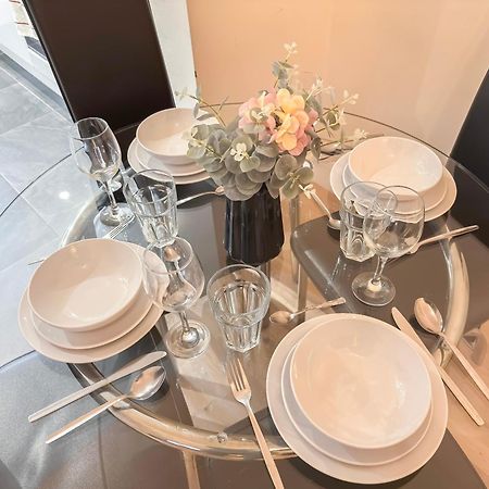 1-Bedroom Flat With Small Garden & Paid Parking In Finsbury Park, Highbury Londres Extérieur photo