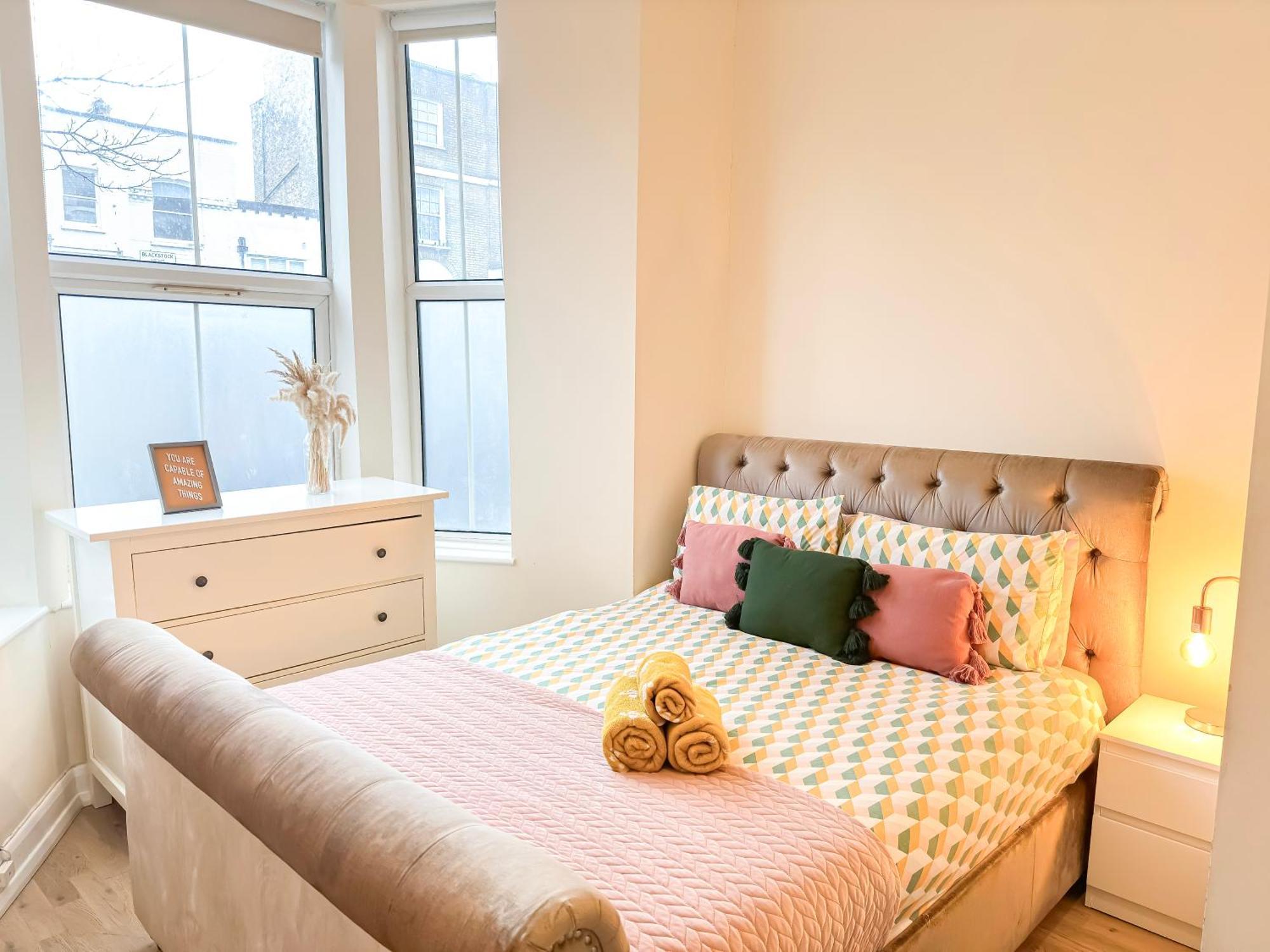 1-Bedroom Flat With Small Garden & Paid Parking In Finsbury Park, Highbury Londres Extérieur photo