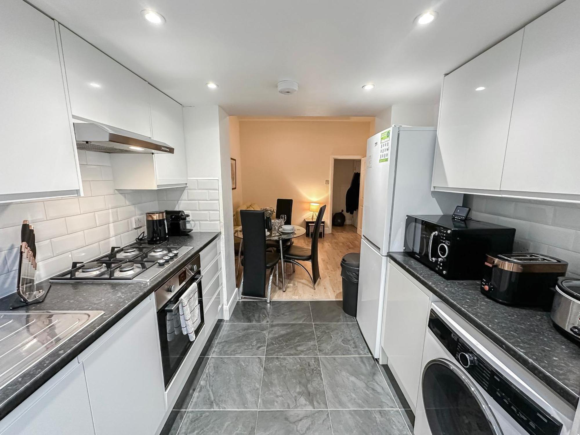 1-Bedroom Flat With Small Garden & Paid Parking In Finsbury Park, Highbury Londres Extérieur photo