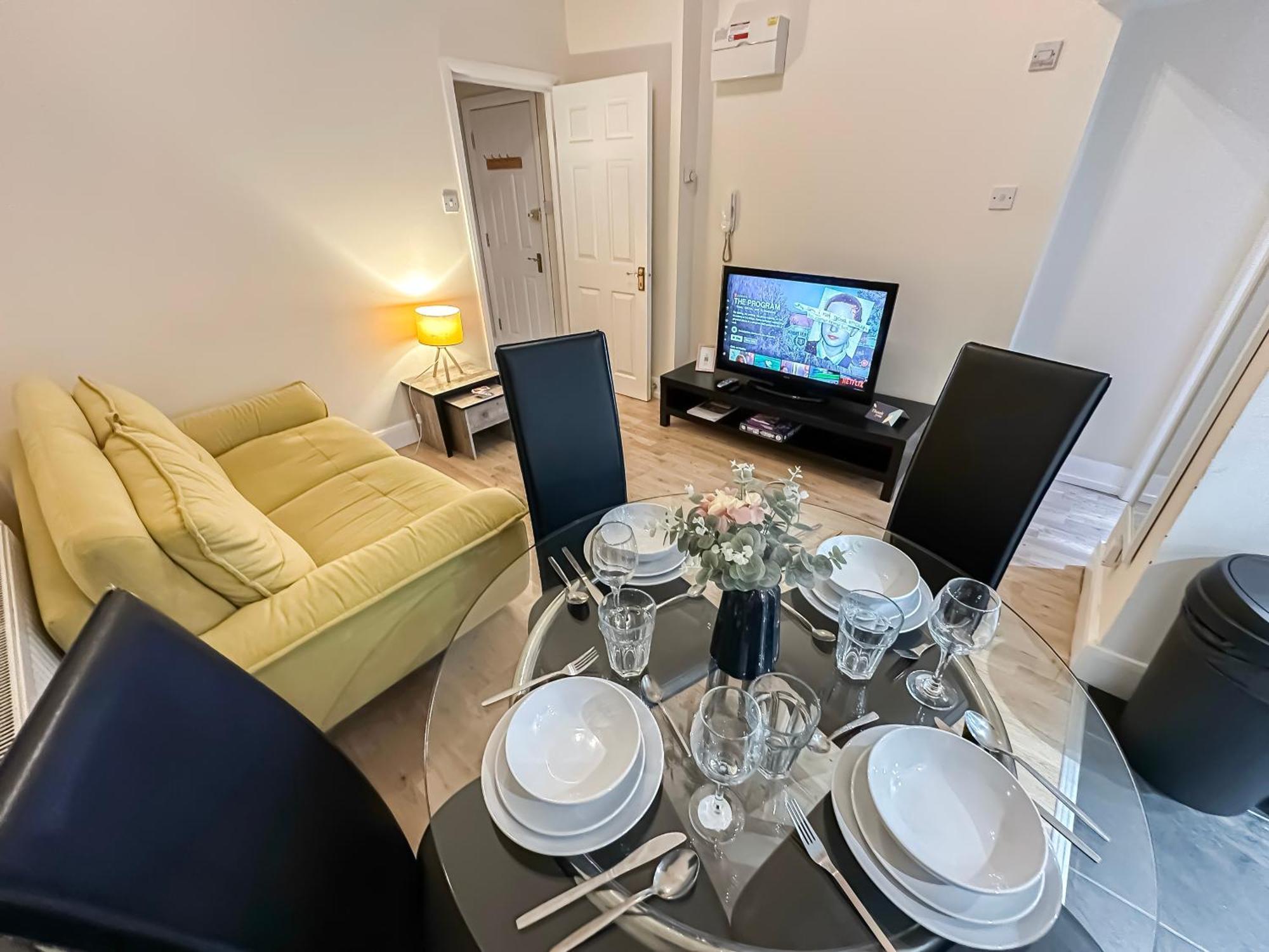 1-Bedroom Flat With Small Garden & Paid Parking In Finsbury Park, Highbury Londres Extérieur photo