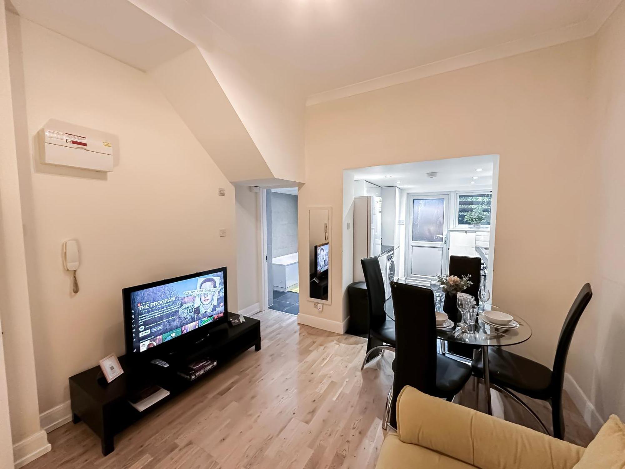 1-Bedroom Flat With Small Garden & Paid Parking In Finsbury Park, Highbury Londres Extérieur photo