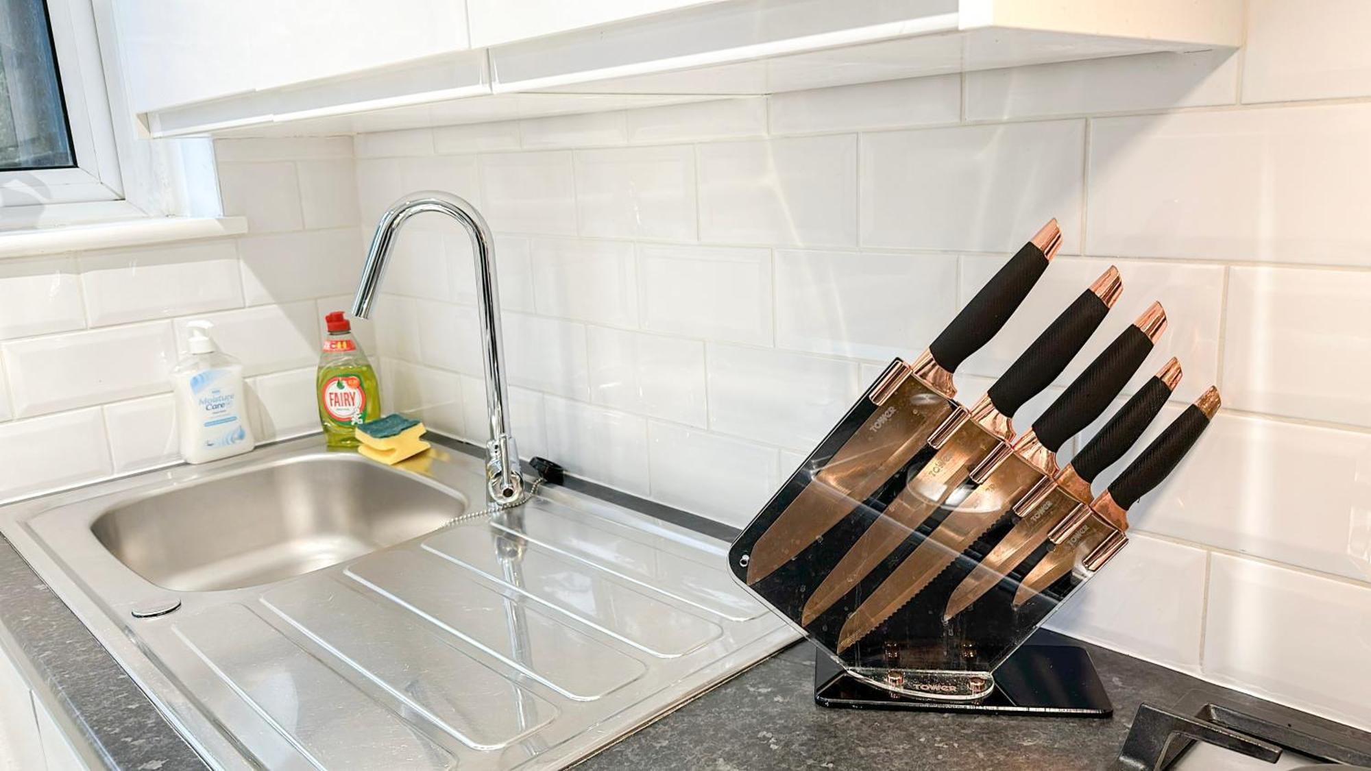 1-Bedroom Flat With Small Garden & Paid Parking In Finsbury Park, Highbury Londres Extérieur photo