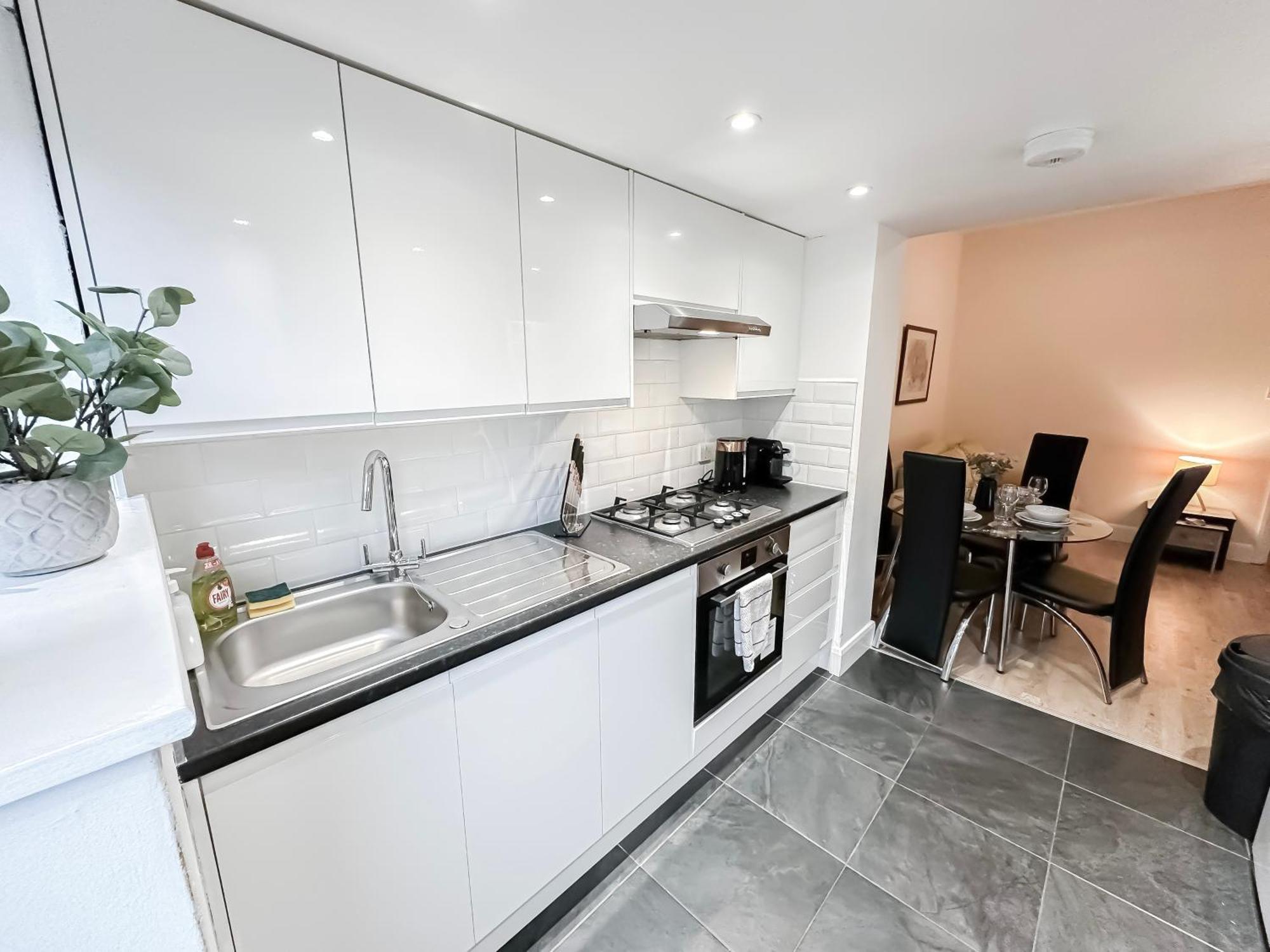 1-Bedroom Flat With Small Garden & Paid Parking In Finsbury Park, Highbury Londres Extérieur photo