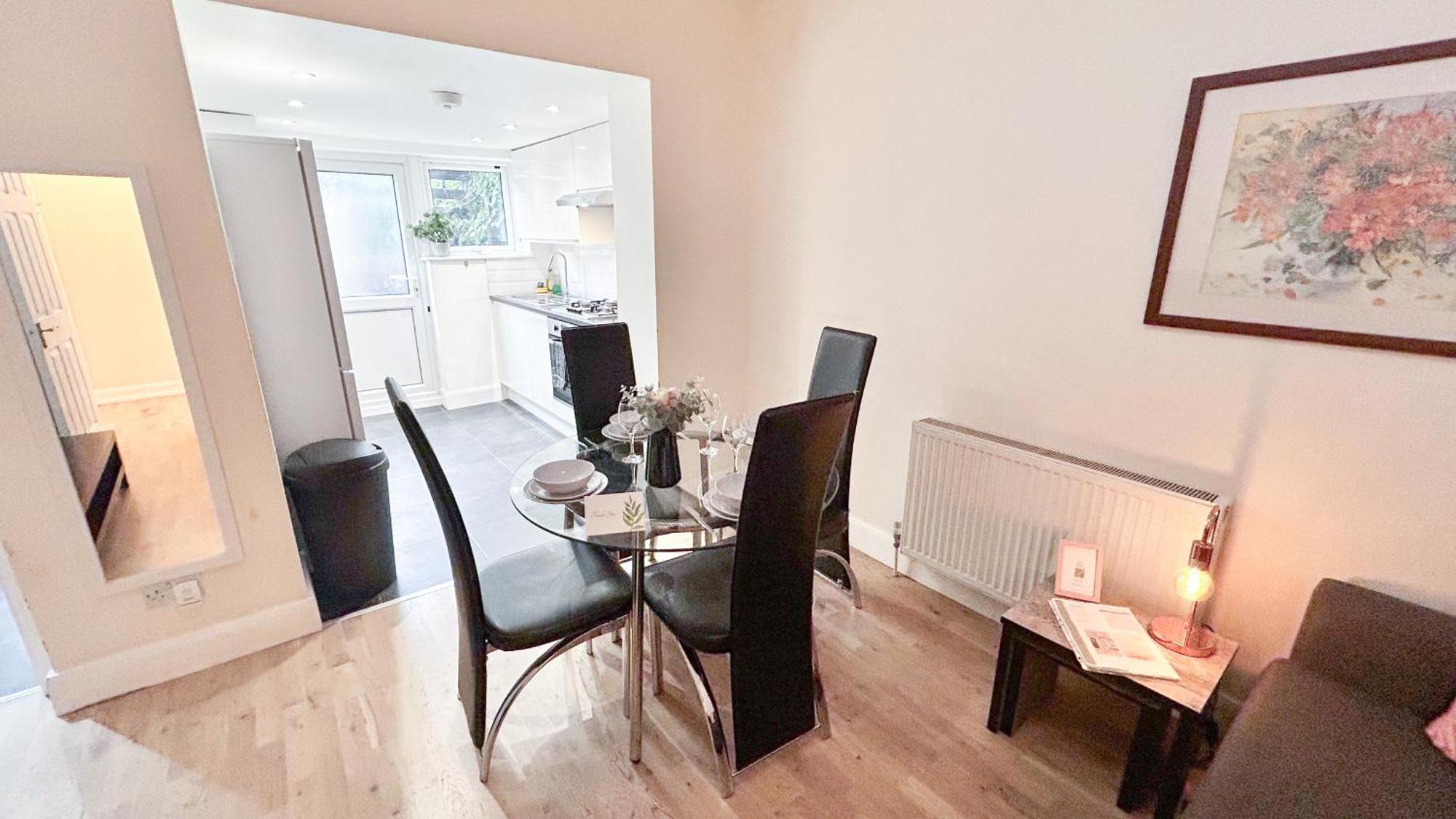 1-Bedroom Flat With Small Garden & Paid Parking In Finsbury Park, Highbury Londres Extérieur photo