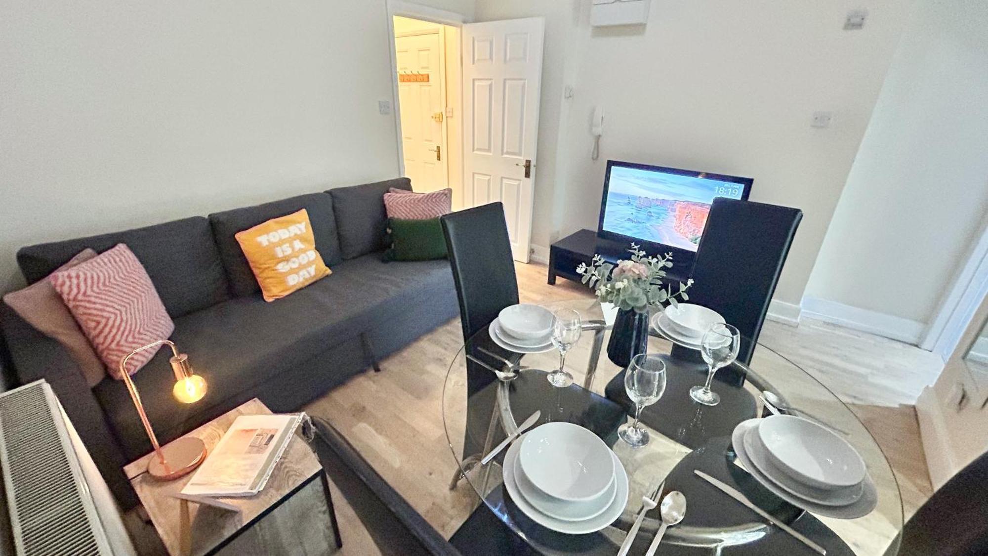 1-Bedroom Flat With Small Garden & Paid Parking In Finsbury Park, Highbury Londres Extérieur photo