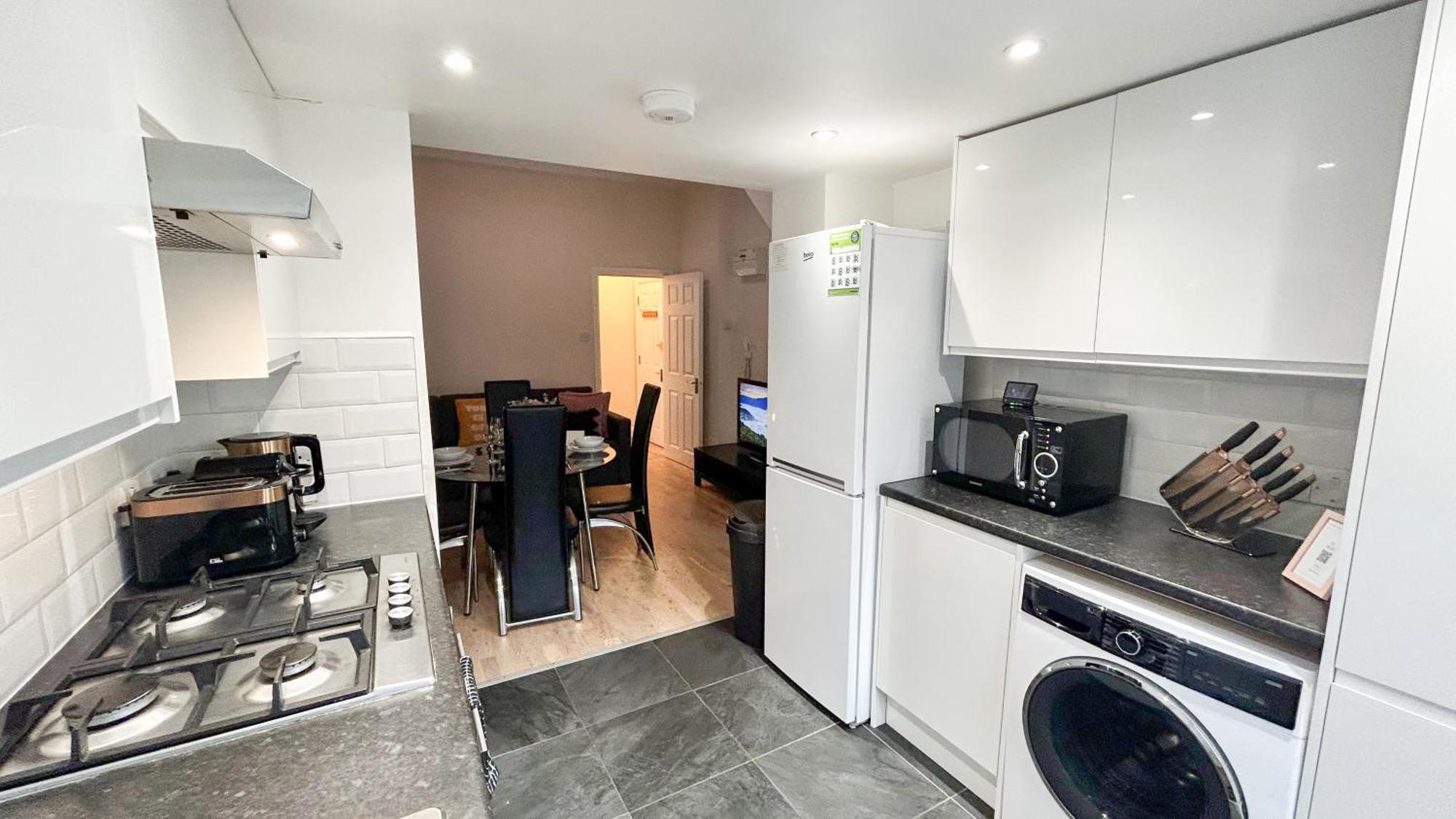 1-Bedroom Flat With Small Garden & Paid Parking In Finsbury Park, Highbury Londres Extérieur photo