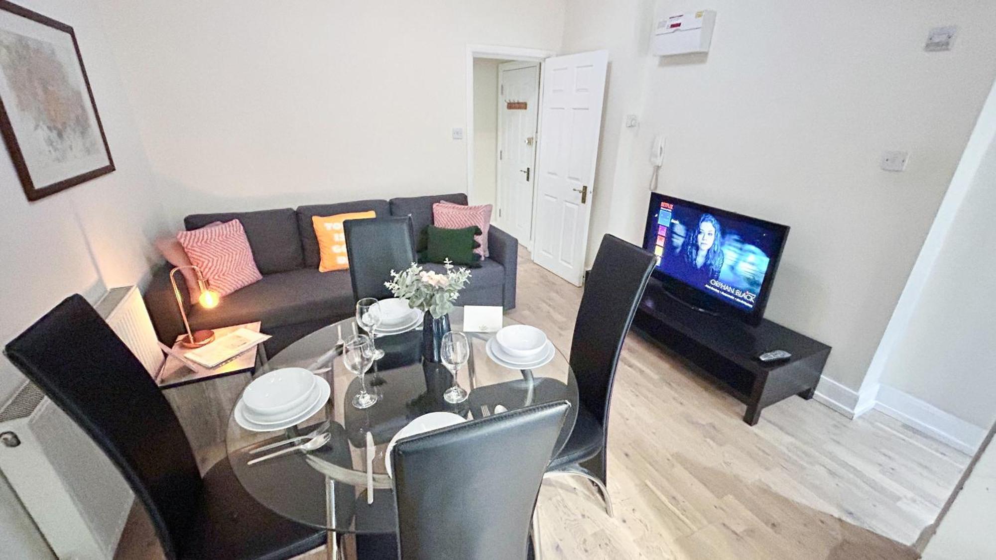 1-Bedroom Flat With Small Garden & Paid Parking In Finsbury Park, Highbury Londres Extérieur photo
