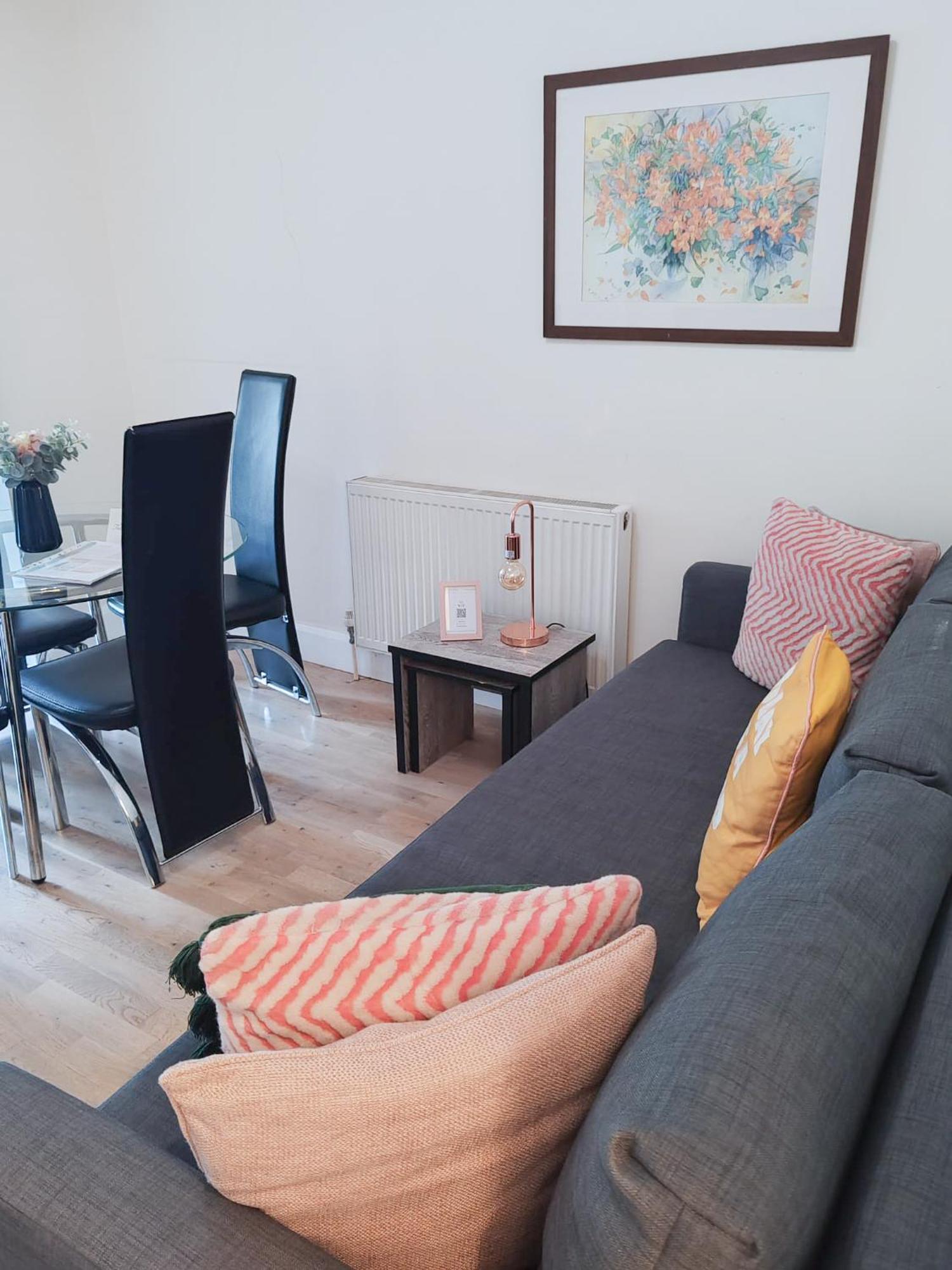 1-Bedroom Flat With Small Garden & Paid Parking In Finsbury Park, Highbury Londres Extérieur photo