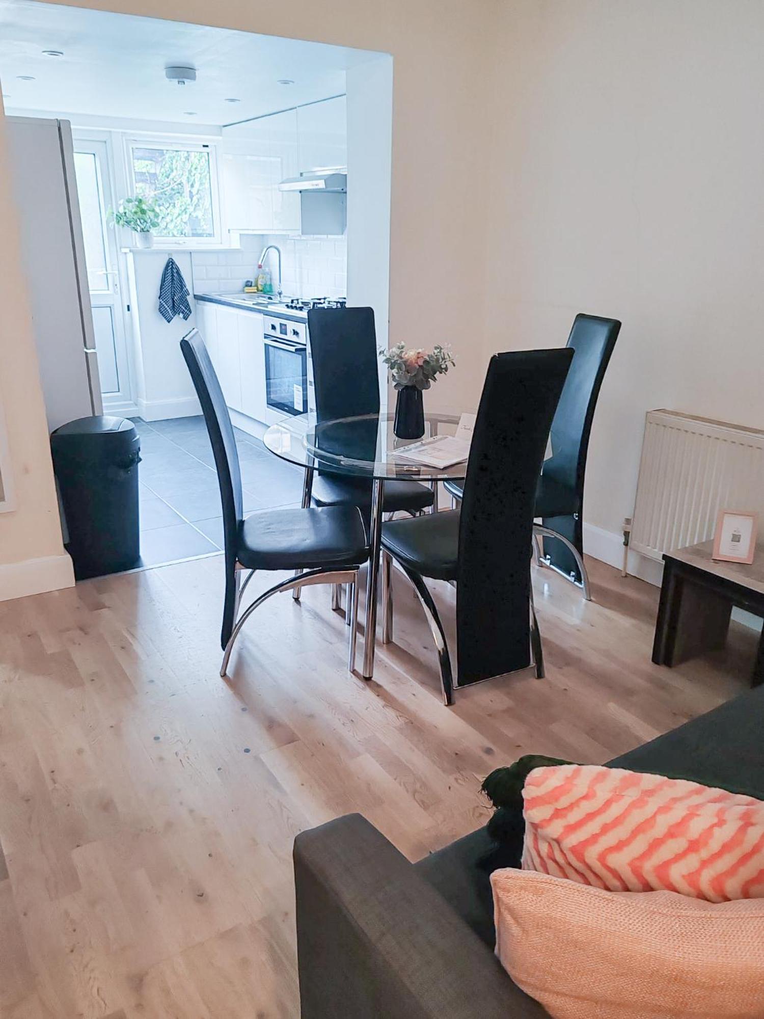 1-Bedroom Flat With Small Garden & Paid Parking In Finsbury Park, Highbury Londres Extérieur photo