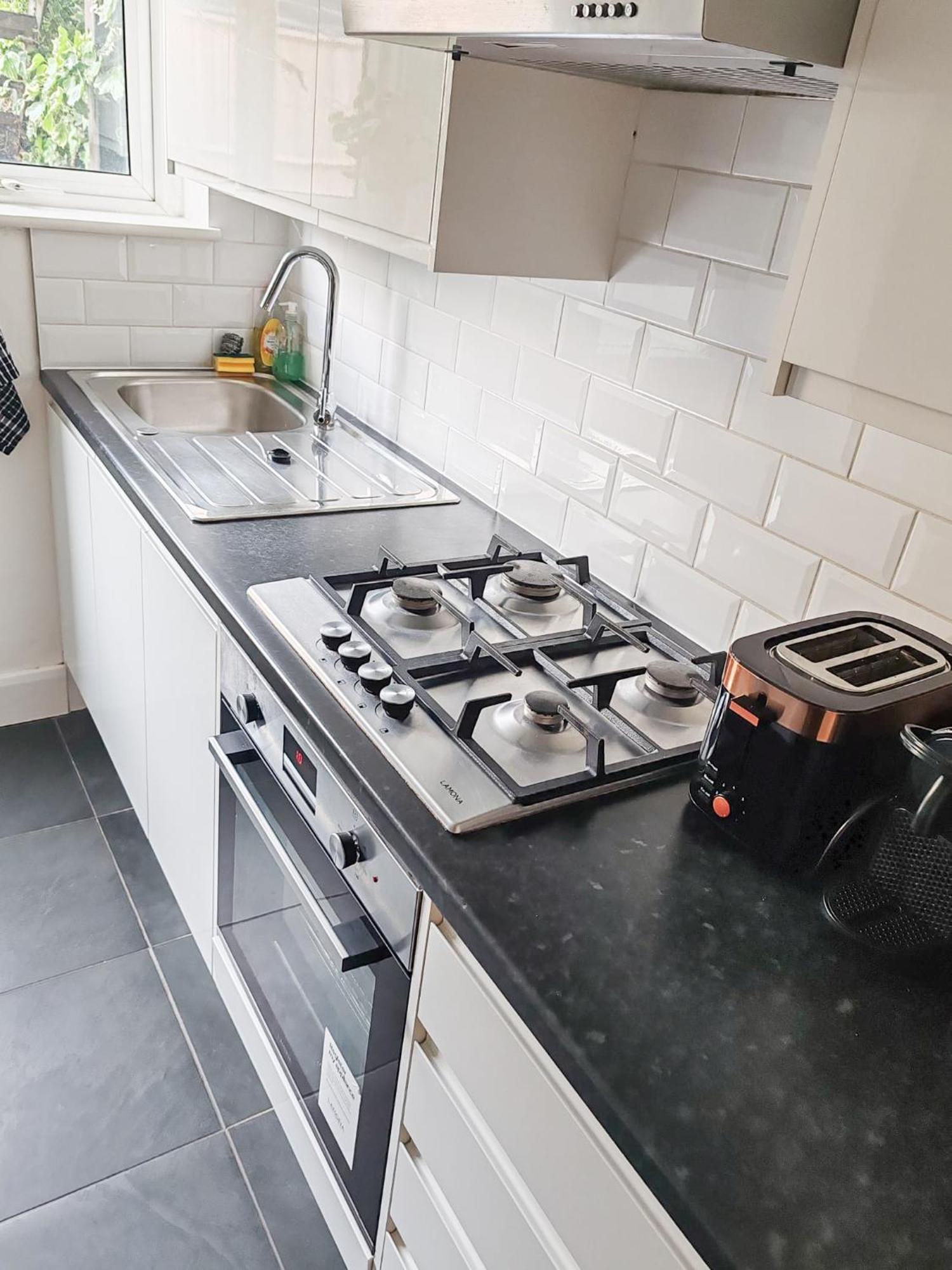 1-Bedroom Flat With Small Garden & Paid Parking In Finsbury Park, Highbury Londres Extérieur photo