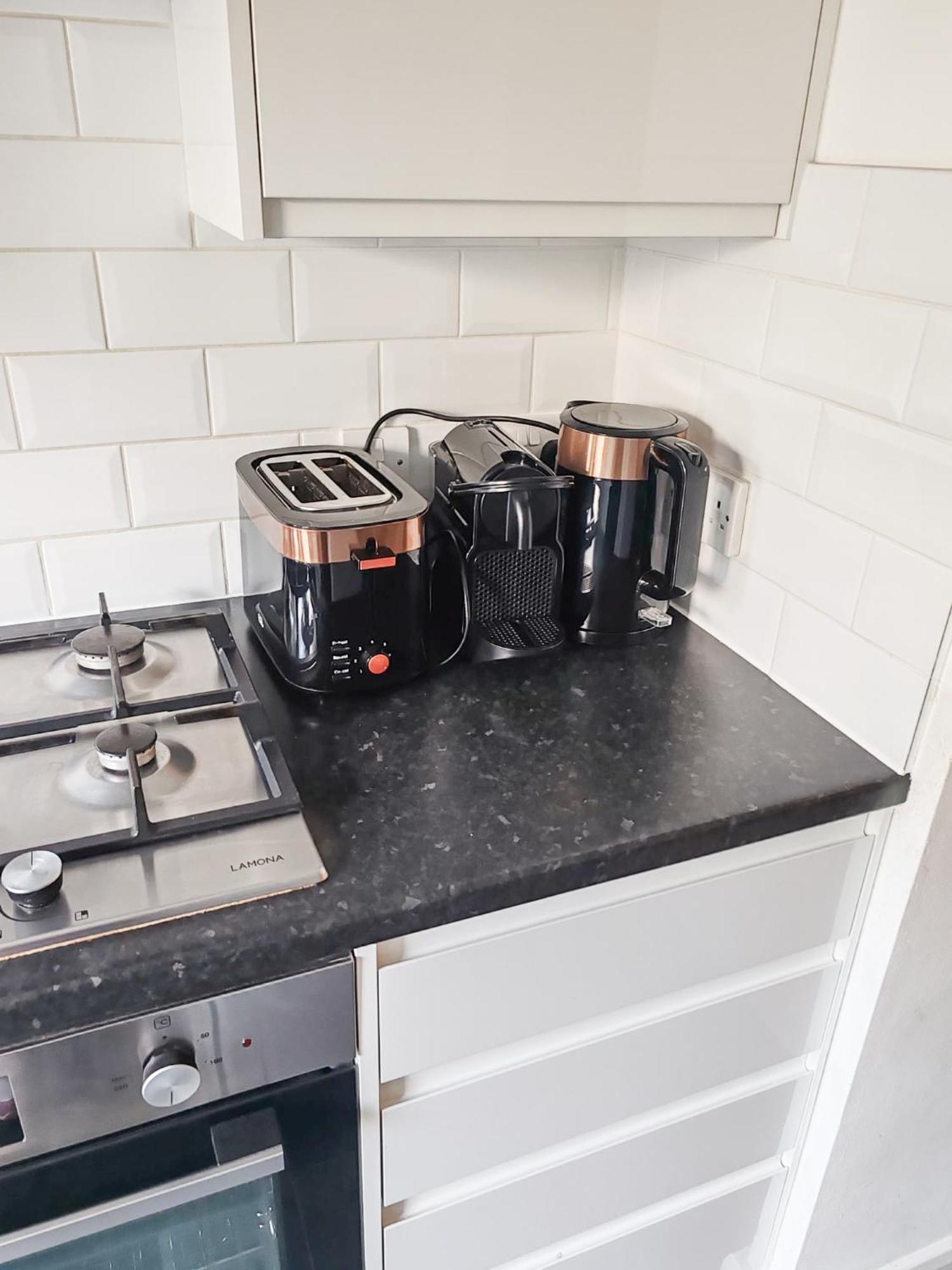 1-Bedroom Flat With Small Garden & Paid Parking In Finsbury Park, Highbury Londres Extérieur photo